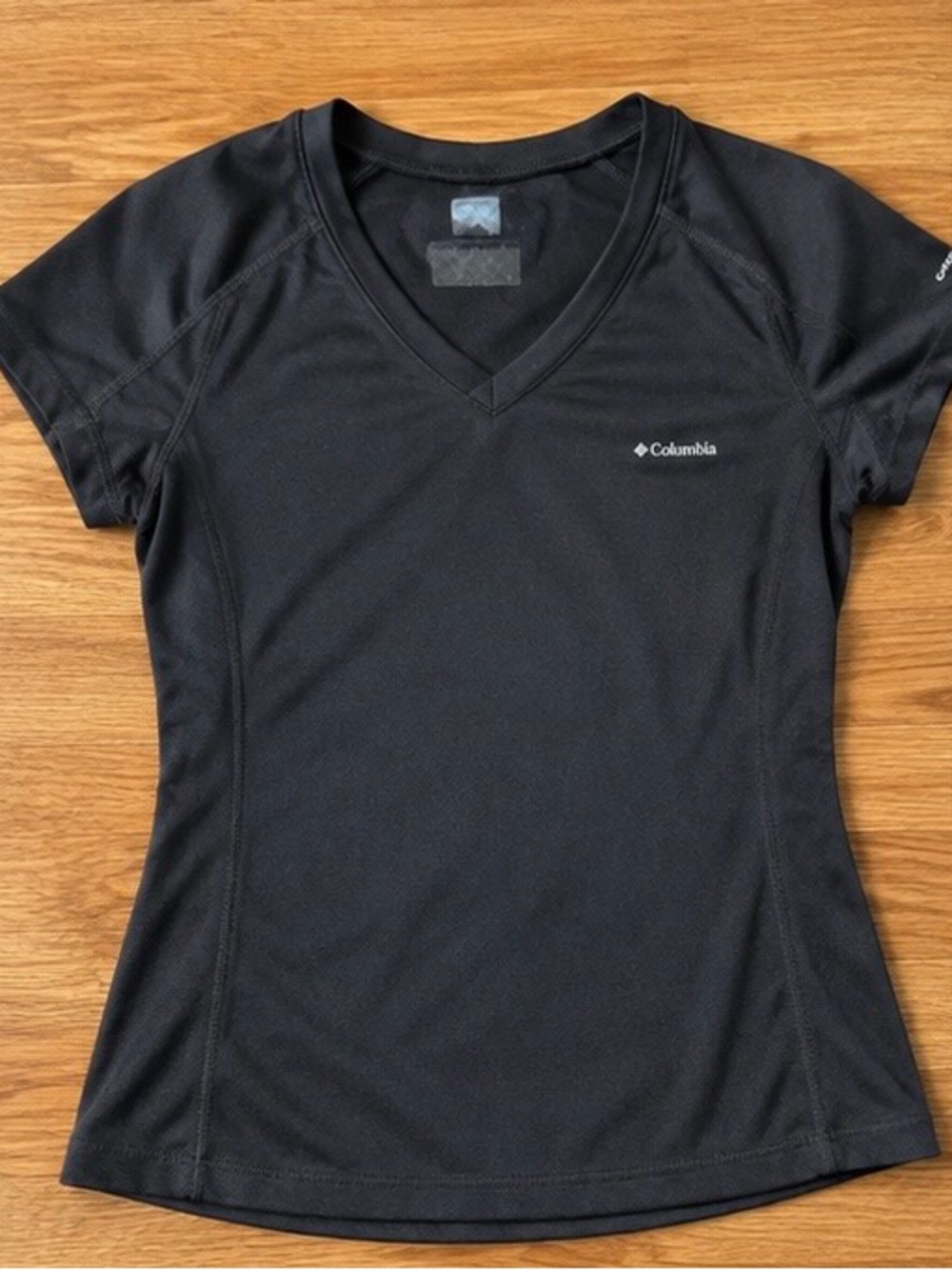 Columbia Black V-Neck Short Sleeve Athletic Shirt